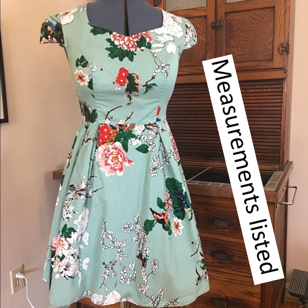 Measurements listed sz 10 like new